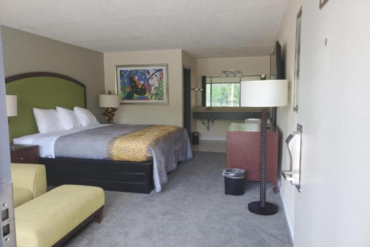 Palmetto Inn And Suites Orangeburg Esterno foto